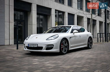 Фастбек Porsche Panamera 2011 в Києві