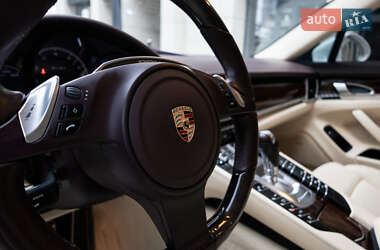 Фастбек Porsche Panamera 2011 в Києві