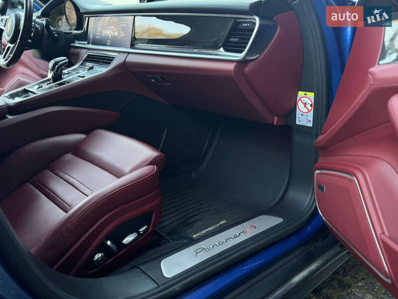 Фастбек Porsche Panamera 2018 в Тернополі