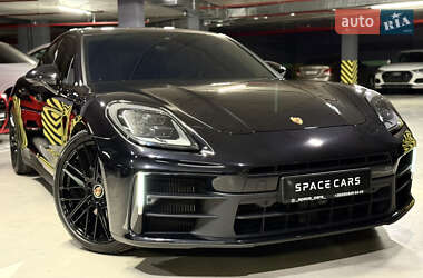 Фастбек Porsche Panamera 2023 в Києві