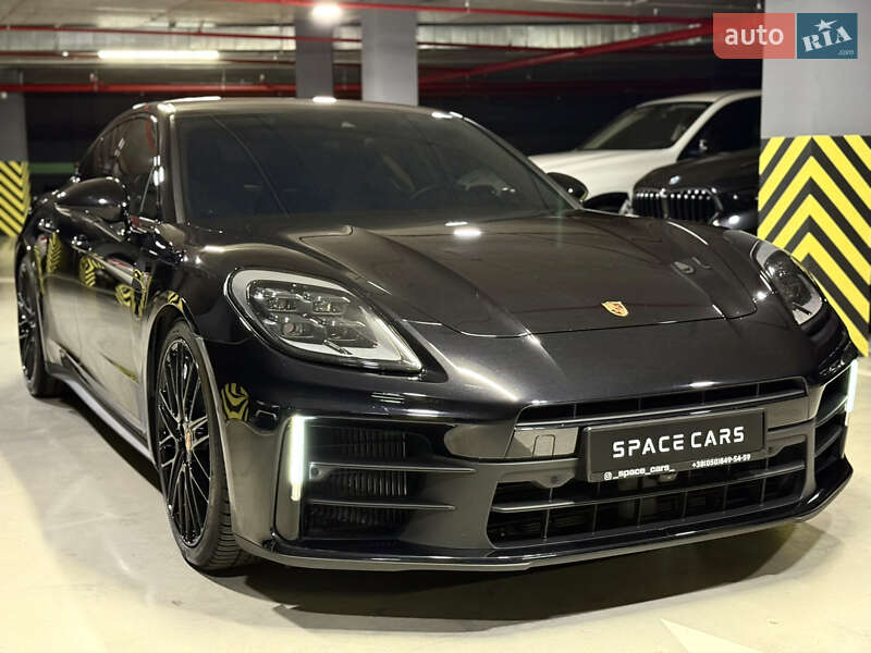 Фастбэк Porsche Panamera 2023 в Киеве
