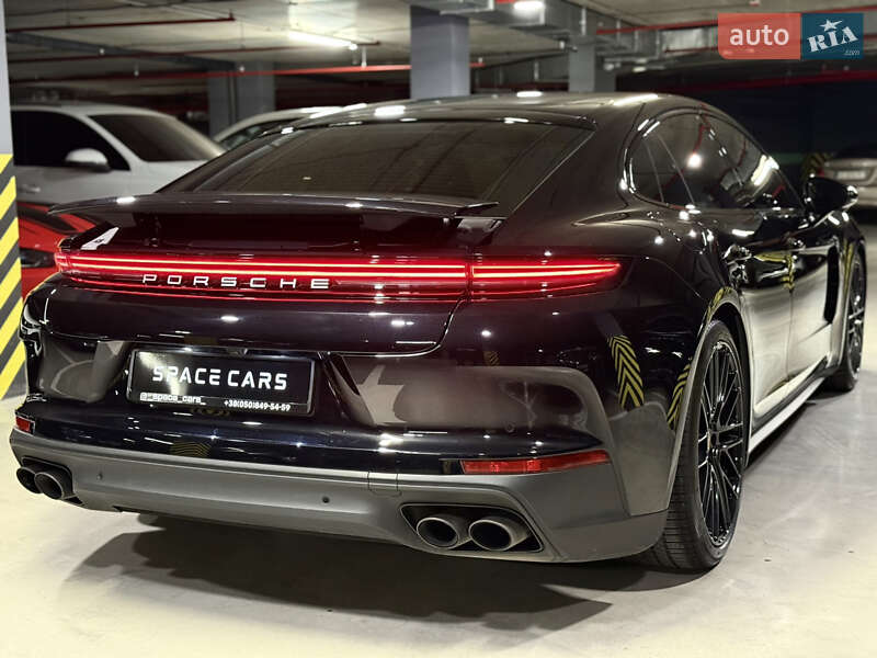 Фастбэк Porsche Panamera 2023 в Киеве