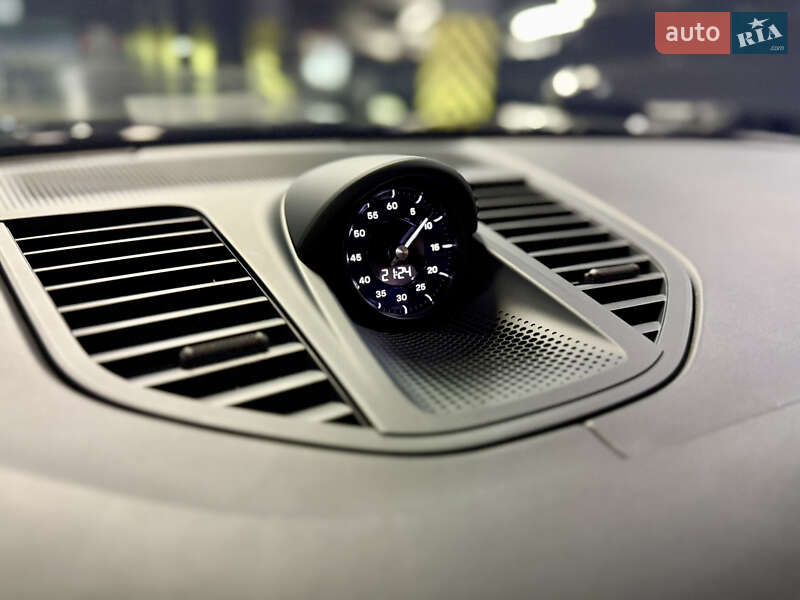 Фастбэк Porsche Panamera 2023 в Киеве