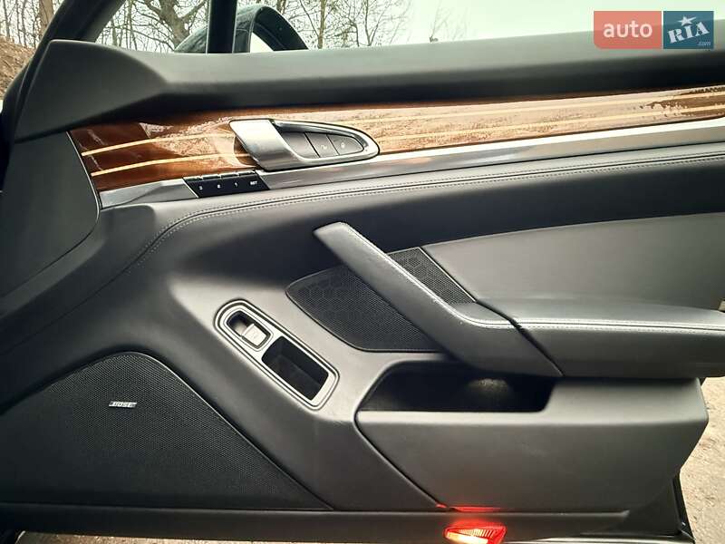 Фастбек Porsche Panamera 2016 в Києві