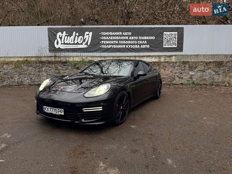 Фастбек Porsche Panamera 2016 в Києві