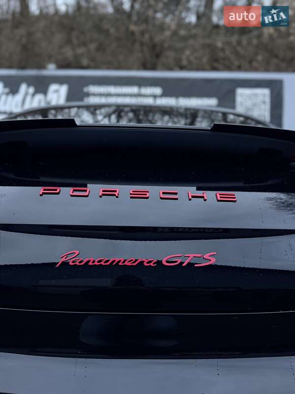 Фастбек Porsche Panamera 2016 в Києві