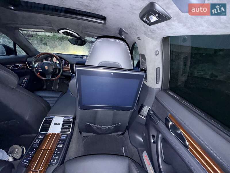 Фастбек Porsche Panamera 2016 в Києві