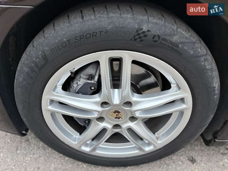 Фастбэк Porsche Panamera 2012 в Кривом Роге фото 15 Фастбэк Porsche Panamera 2012 в Кривом Роге