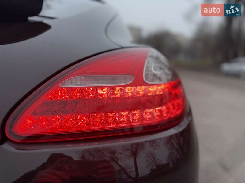 Фастбэк Porsche Panamera 2012 в Кривом Роге фото 20 Фастбэк Porsche Panamera 2012 в Кривом Роге
