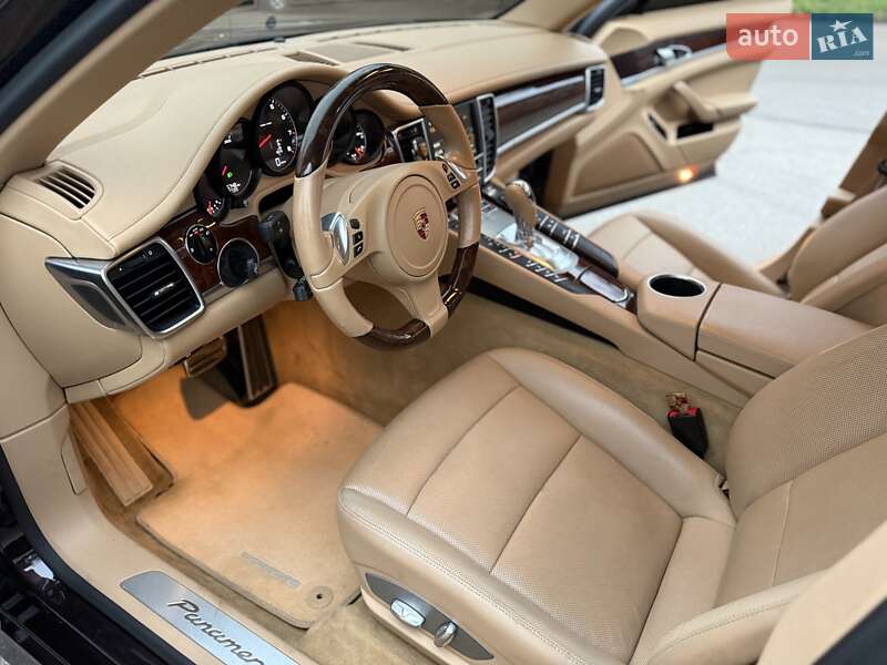 Фастбэк Porsche Panamera 2012 в Кривом Роге фото 34 Фастбэк Porsche Panamera 2012 в Кривом Роге