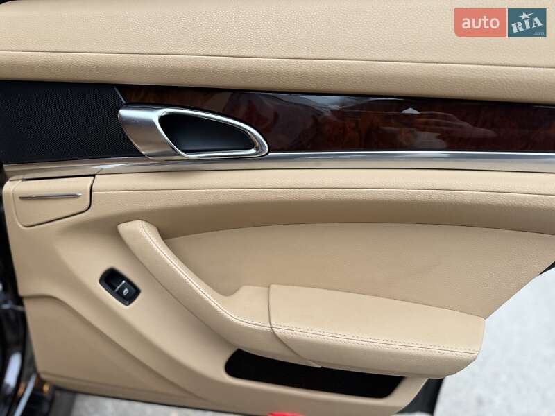 Фастбэк Porsche Panamera 2012 в Кривом Роге фото 47 Фастбэк Porsche Panamera 2012 в Кривом Роге