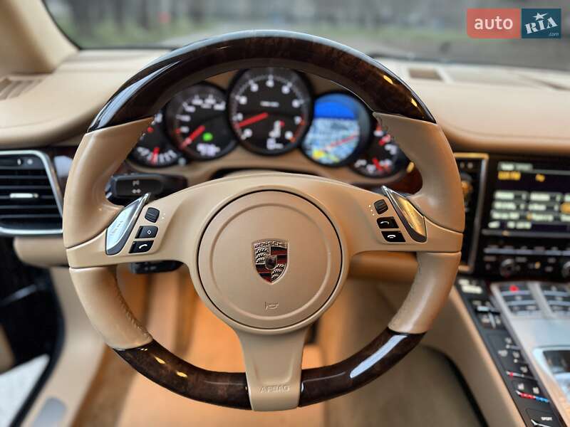 Фастбэк Porsche Panamera 2012 в Кривом Роге фото 73 Фастбэк Porsche Panamera 2012 в Кривом Роге
