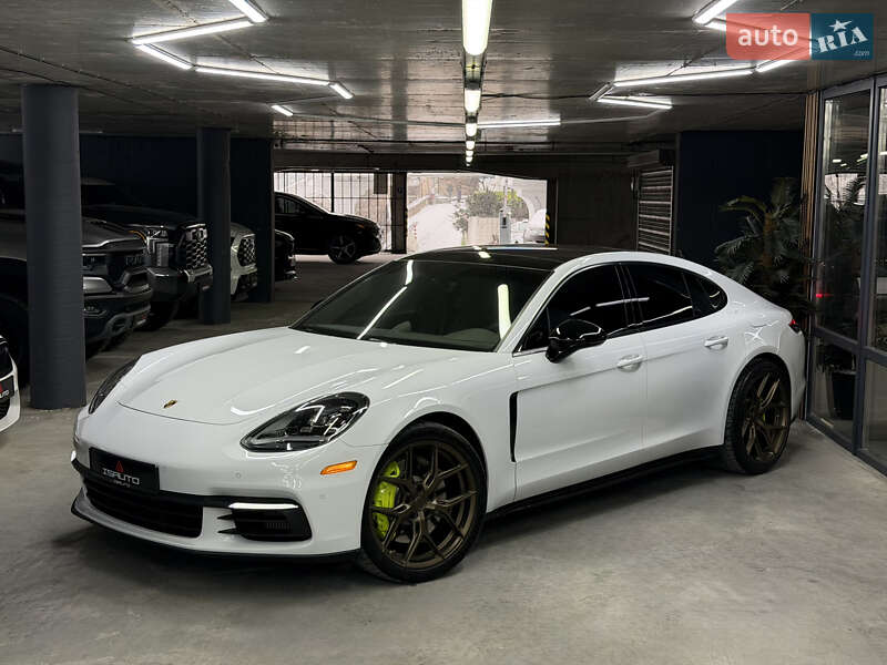 Фастбек Porsche Panamera 2017 в Одесі