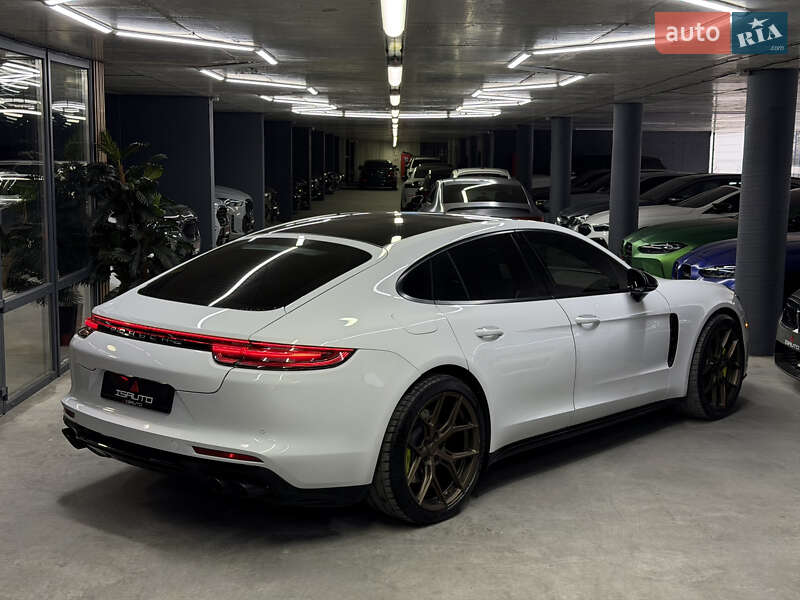 Фастбек Porsche Panamera 2017 в Одесі