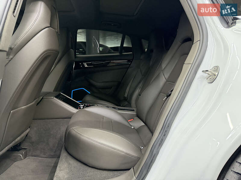 Фастбек Porsche Panamera 2017 в Одесі