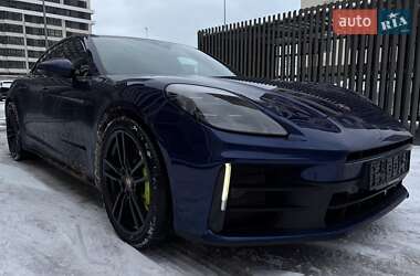 Фастбэк Porsche Panamera 2024 в Киеве