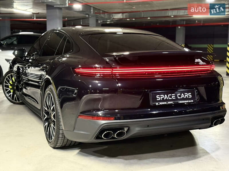 Фастбэк Porsche Panamera 2024 в Киеве