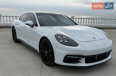 Фастбек Porsche Panamera 2019 в Одесі