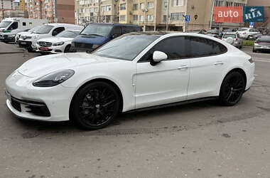 Фастбек Porsche Panamera 2019 в Одесі