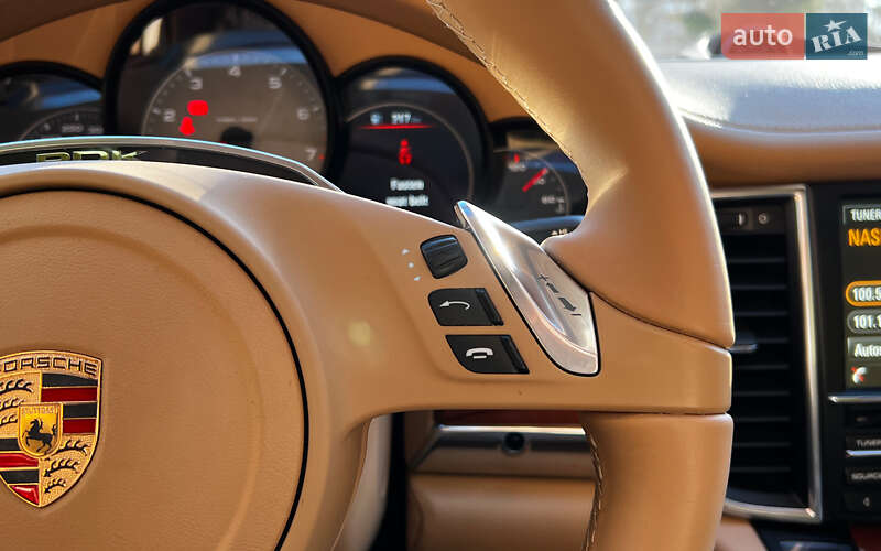 Фастбэк Porsche Panamera 2013 в Львове