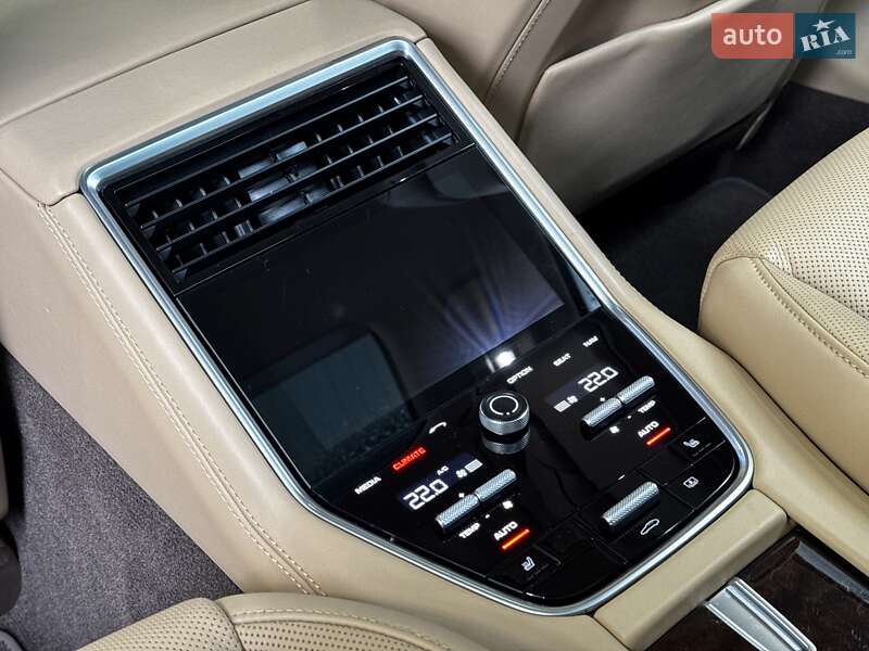 Фастбэк Porsche Panamera 2017 в Киеве фото 37 Фастбэк Porsche Panamera 2017 в Киеве