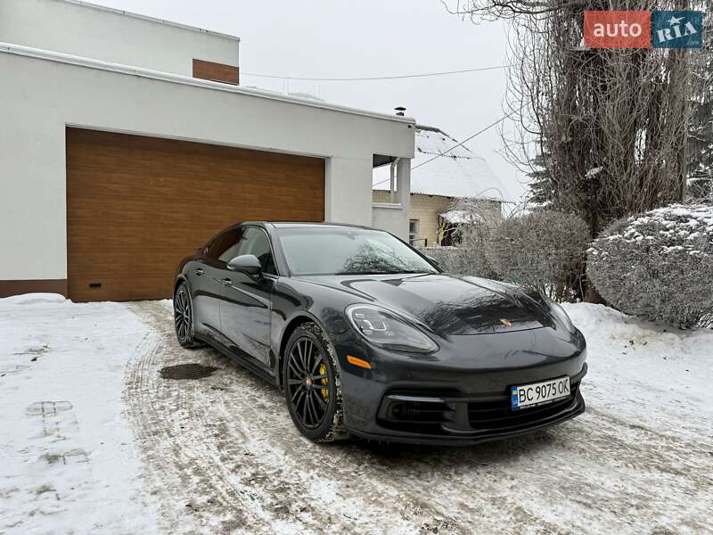 Фастбэк Porsche Panamera 2017 в Киеве фото 17 Фастбэк Porsche Panamera 2017 в Киеве