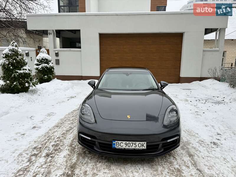 Фастбэк Porsche Panamera 2017 в Киеве фото 19 Фастбэк Porsche Panamera 2017 в Киеве