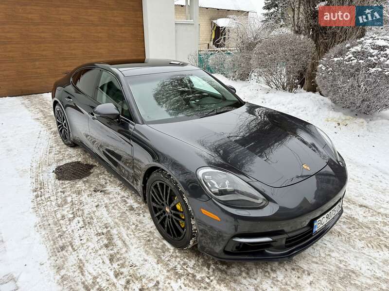 Фастбэк Porsche Panamera 2017 в Киеве фото 24 Фастбэк Porsche Panamera 2017 в Киеве