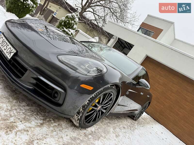 Фастбэк Porsche Panamera 2017 в Киеве фото 26 Фастбэк Porsche Panamera 2017 в Киеве
