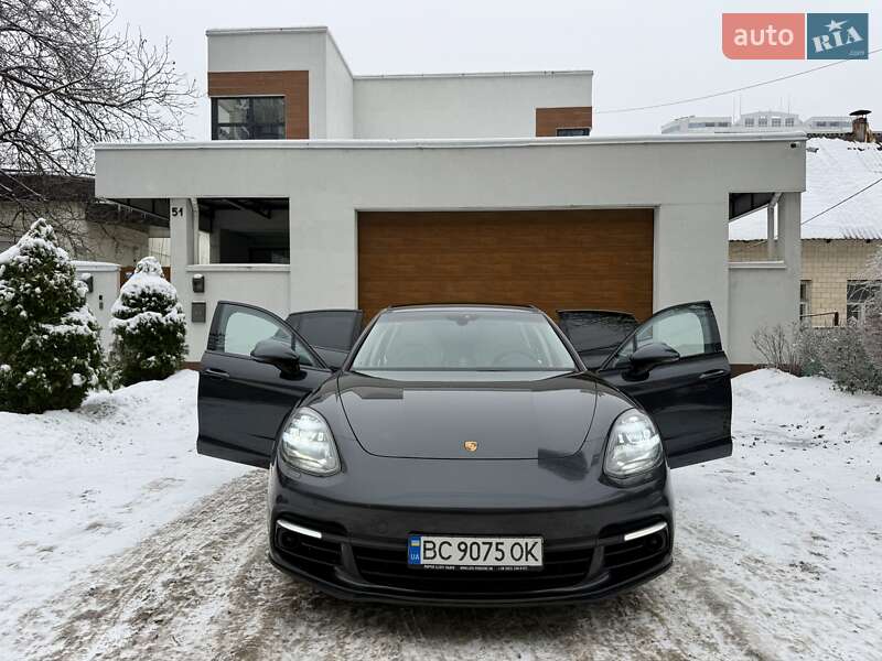 Фастбэк Porsche Panamera 2017 в Киеве фото 30 Фастбэк Porsche Panamera 2017 в Киеве