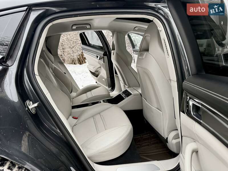 Фастбэк Porsche Panamera 2017 в Киеве фото 42 Фастбэк Porsche Panamera 2017 в Киеве