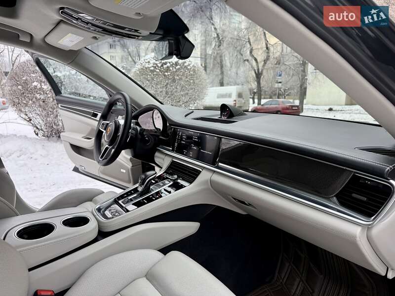 Фастбэк Porsche Panamera 2017 в Киеве фото 59 Фастбэк Porsche Panamera 2017 в Киеве