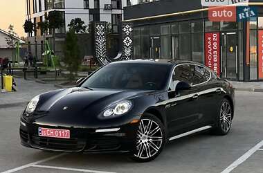 Фастбэк Porsche Panamera 2015 в Киеве