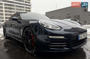 Фастбэк Porsche Panamera 2013 в Киеве