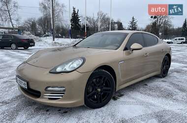 Фастбэк Porsche Panamera 2012 в Львове