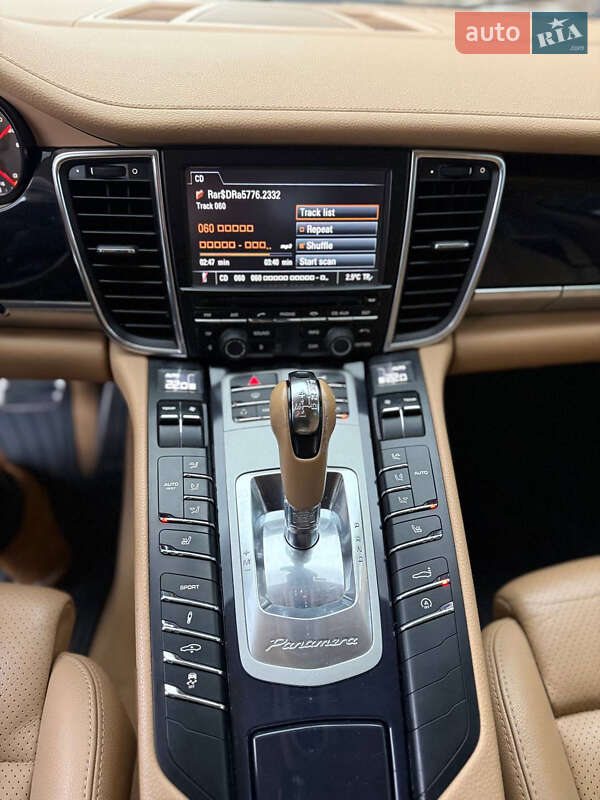 Фастбэк Porsche Panamera 2010 в Киеве