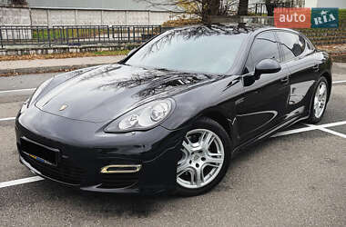 Фастбэк Porsche Panamera 2011 в Киеве