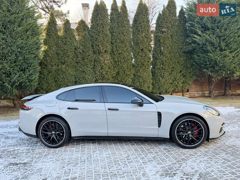 Фастбэк Porsche Panamera 2017 в Одессе