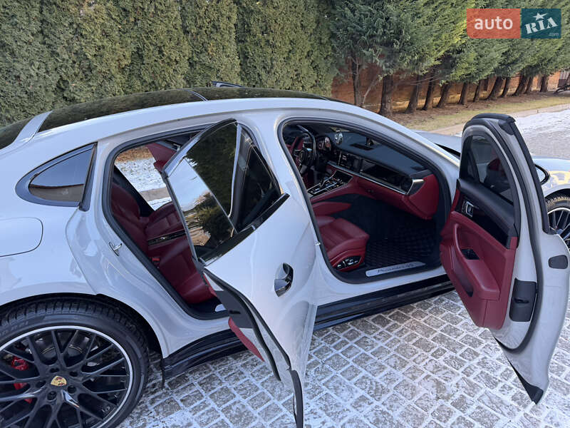 Фастбэк Porsche Panamera 2017 в Одессе