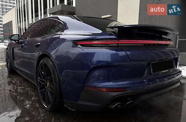 Фастбэк Porsche Panamera 2024 в Киеве