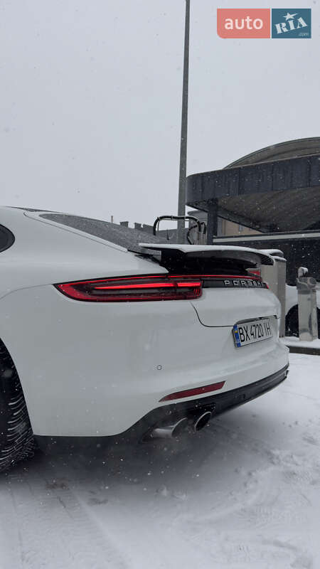Фастбэк Porsche Panamera 2019 в Хмельницком