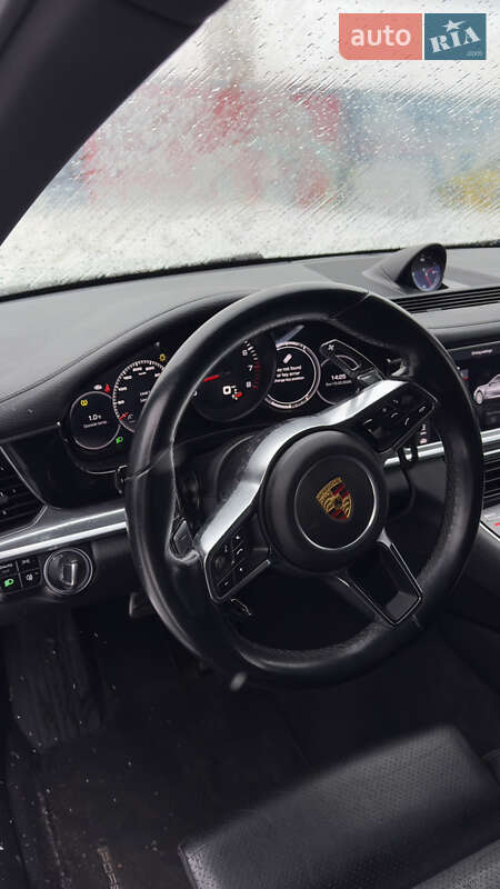 Фастбэк Porsche Panamera 2019 в Хмельницком