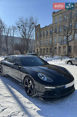 Фастбэк Porsche Panamera 2013 в Киеве