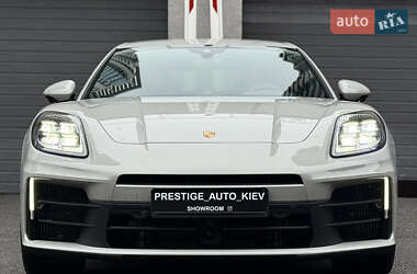 Фастбэк Porsche Panamera 2024 в Киеве