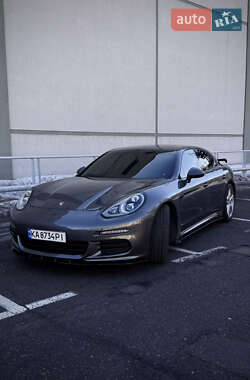 Фастбэк Porsche Panamera 2013 в Киеве
