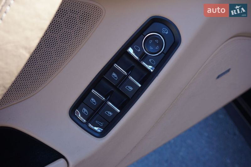 Фастбэк Porsche Panamera 2013 в Одессе