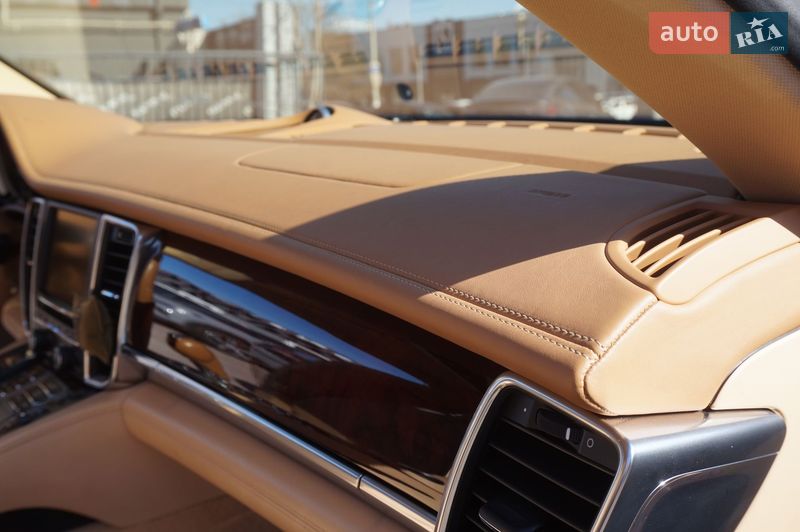 Фастбэк Porsche Panamera 2013 в Одессе