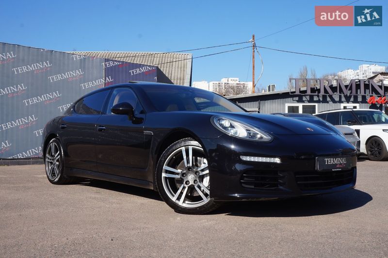 Фастбэк Porsche Panamera 2013 в Одессе