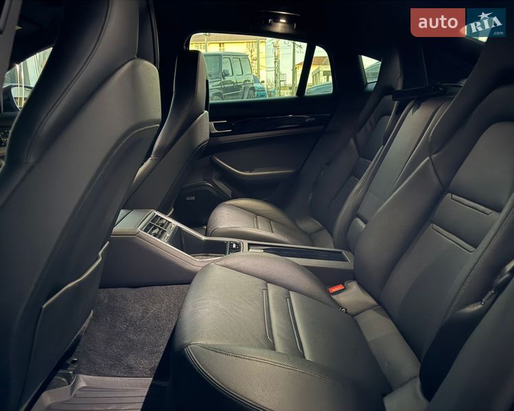 Фастбэк Porsche Panamera 2018 в Одессе