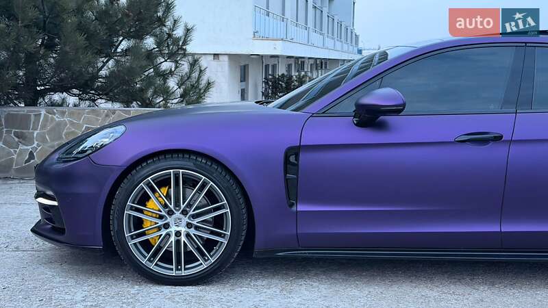 Фастбэк Porsche Panamera 2018 в Одессе